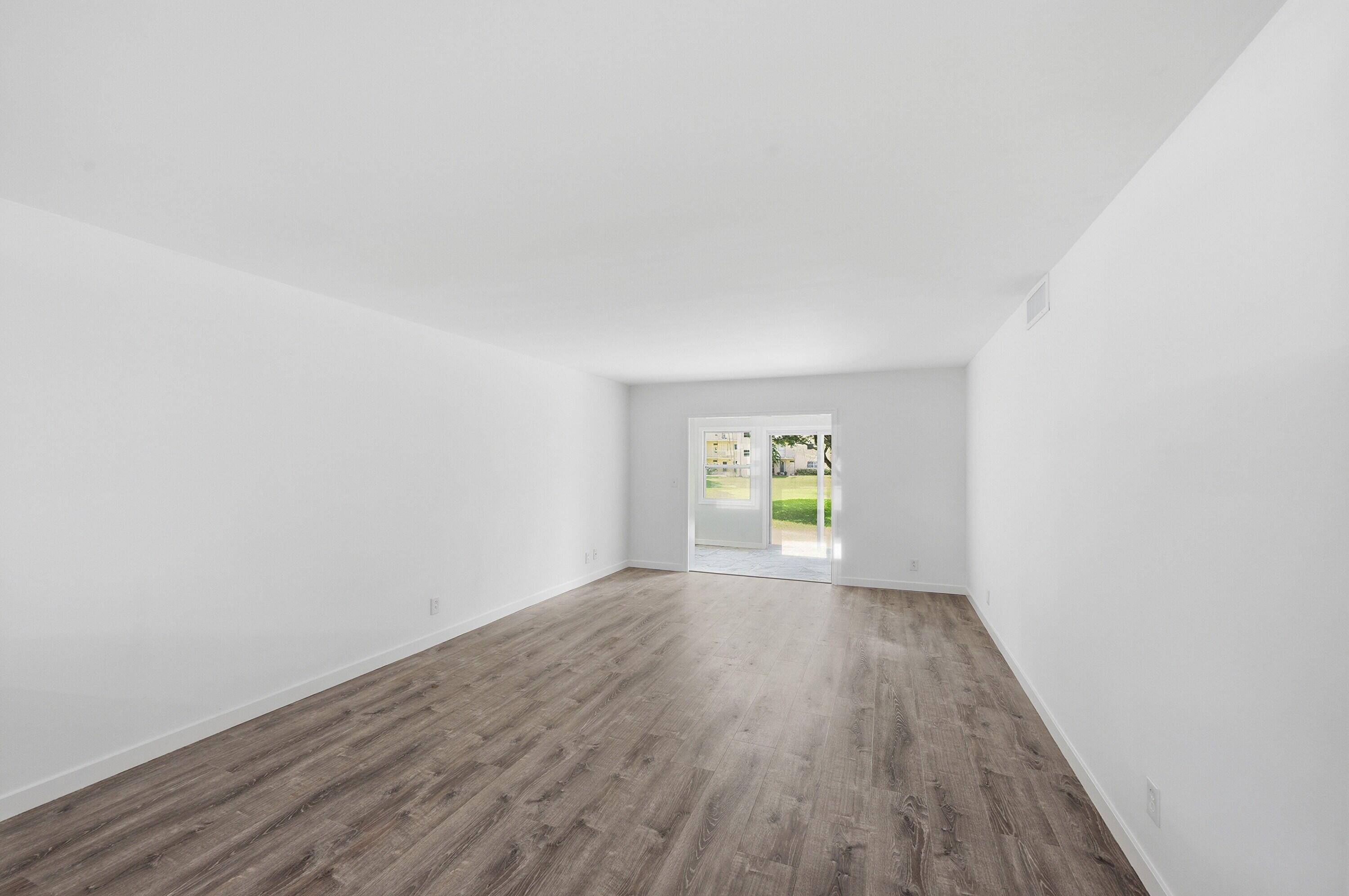VILLAGE ROYALE FOREST GREEN CONDO - Residential