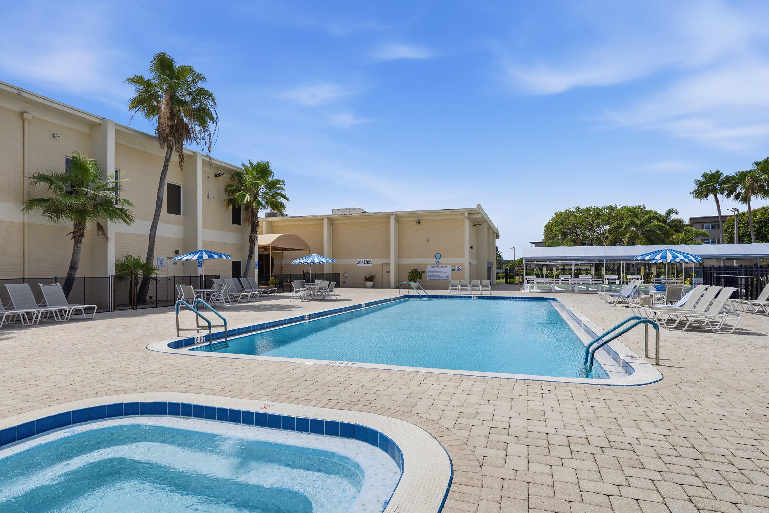 VILLAGE ROYALE FOREST GREEN CONDO - Residential