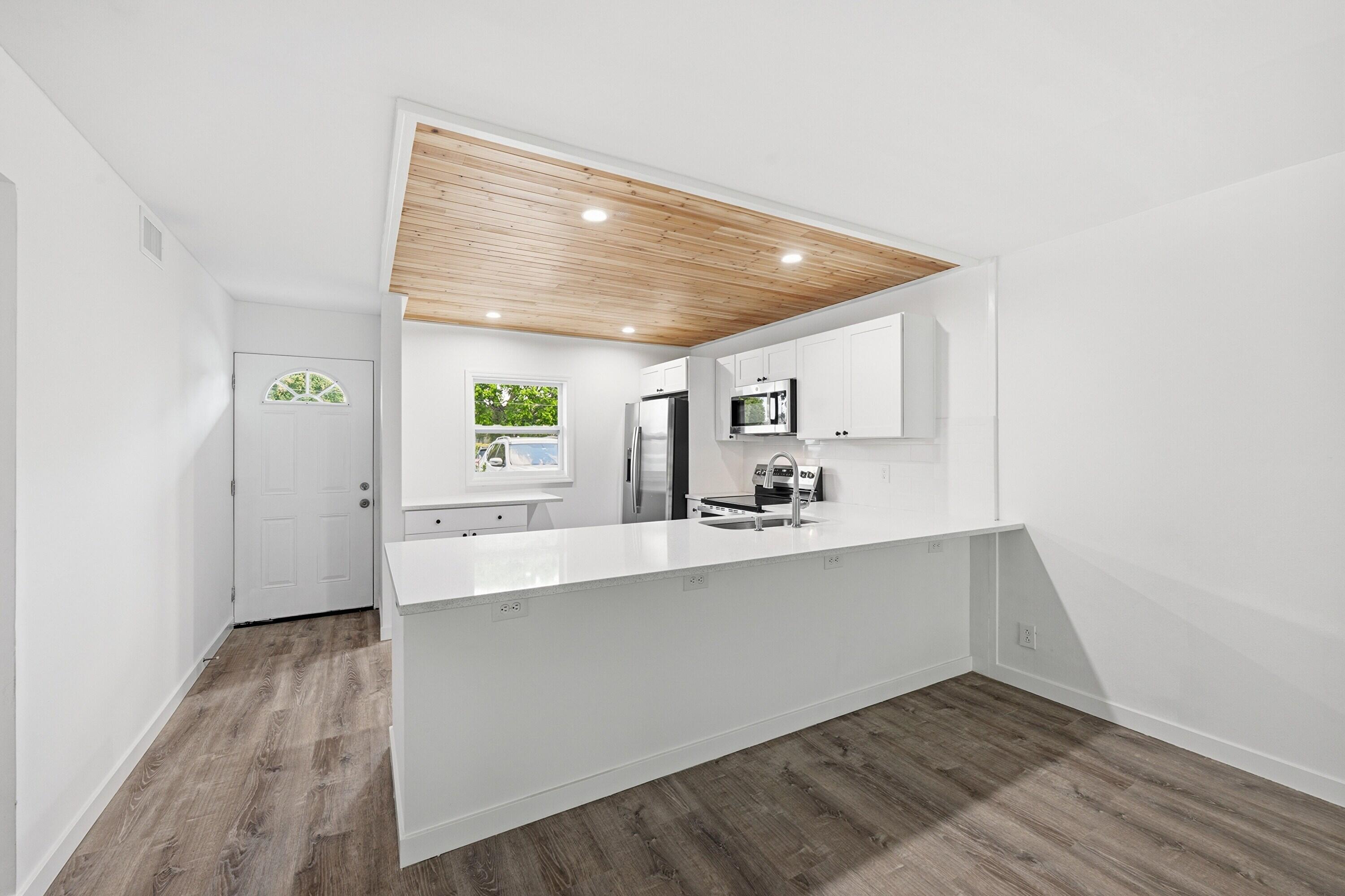 VILLAGE ROYALE FOREST GREEN CONDO - Residential