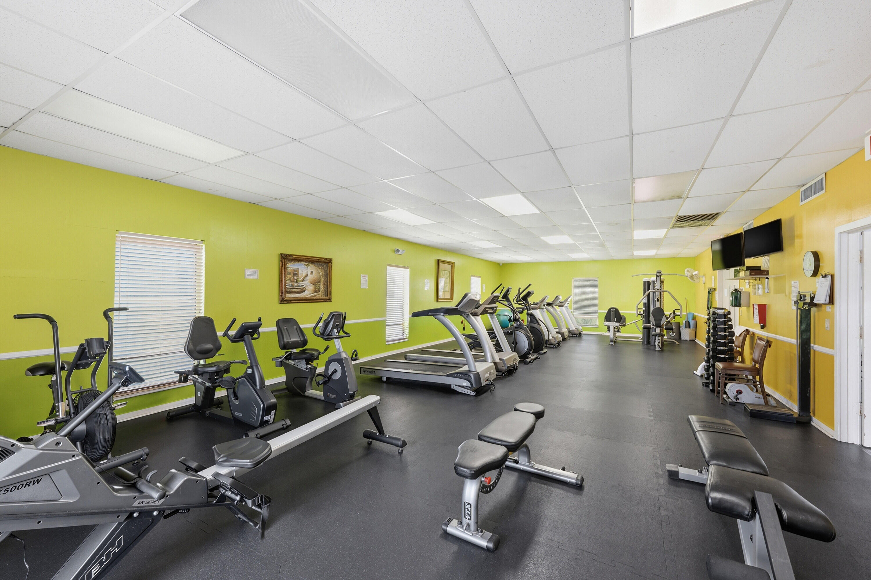 VILLAGE ROYALE FOREST GREEN CONDO - Residential
