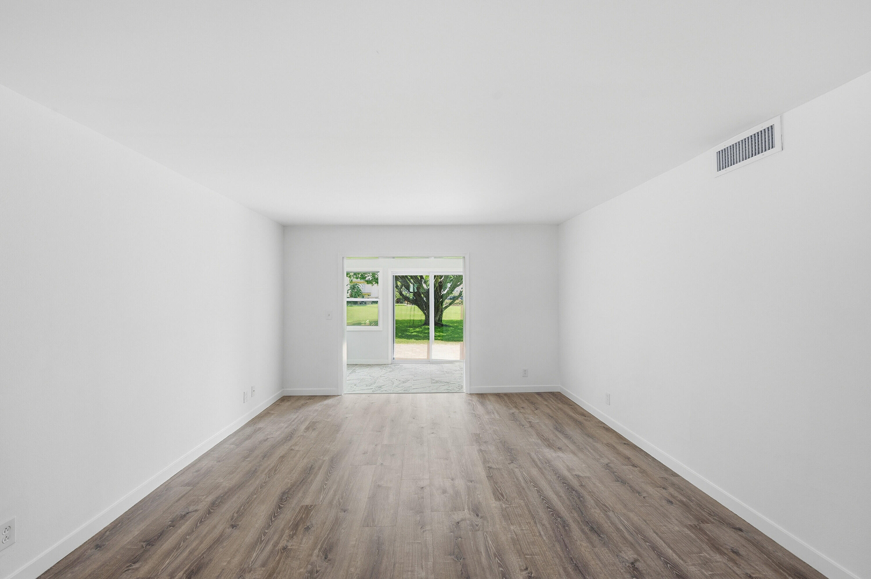 VILLAGE ROYALE FOREST GREEN CONDO - Residential