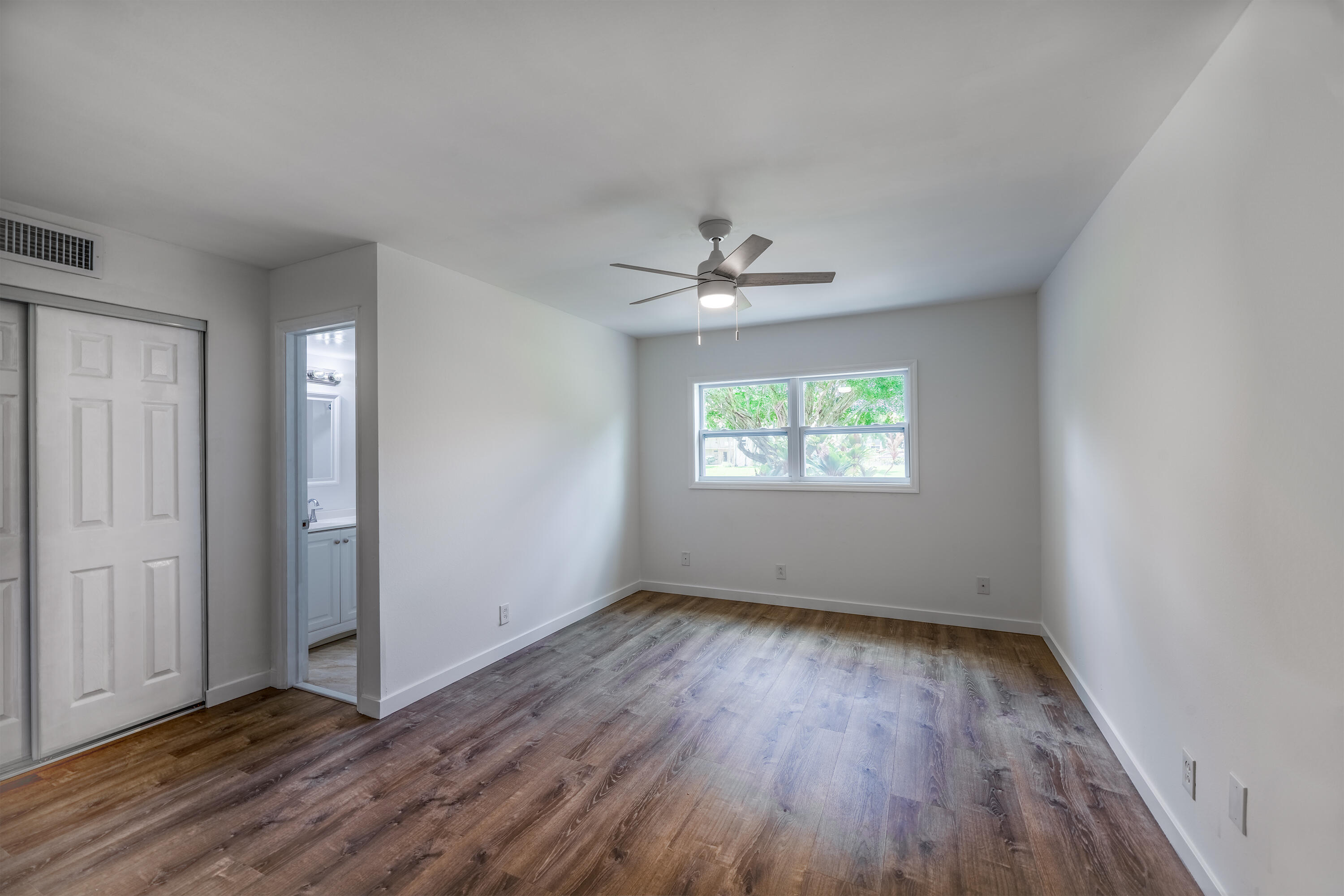 VILLAGE ROYALE FOREST GREEN CONDO - Residential
