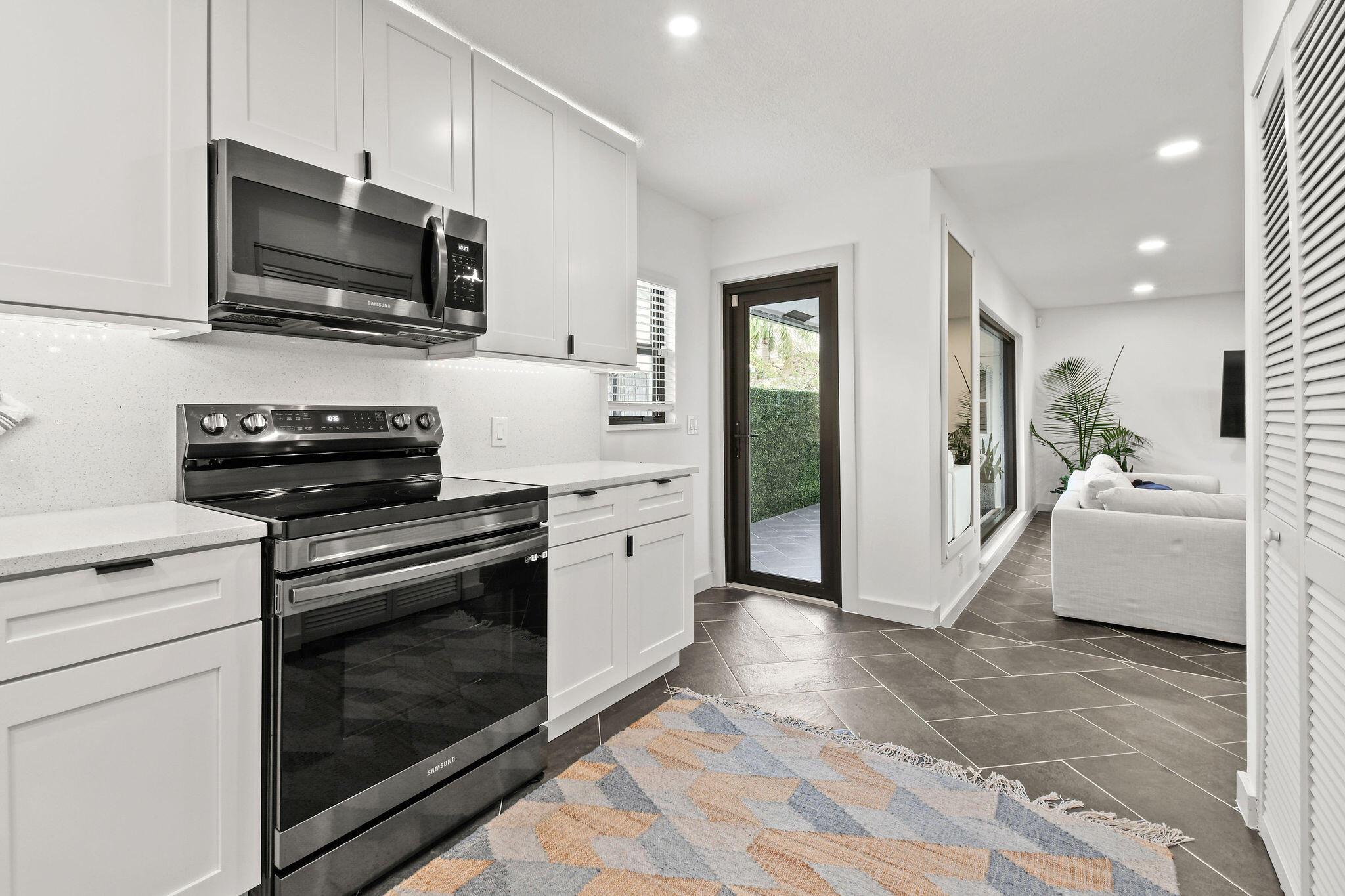 YACHTMANS COVE - Residential Lease