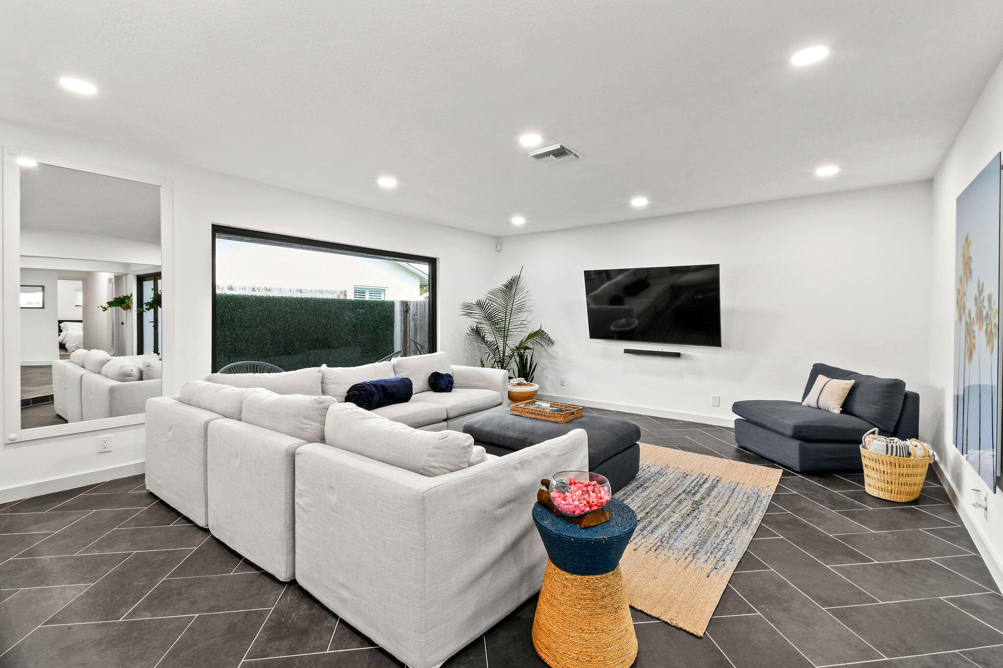 YACHTMANS COVE - Residential Lease