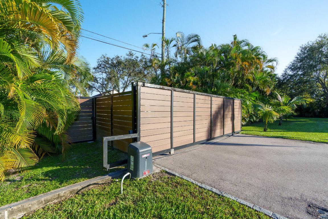 S/D OF 12-45-42, SE 1/4 IN - Residential