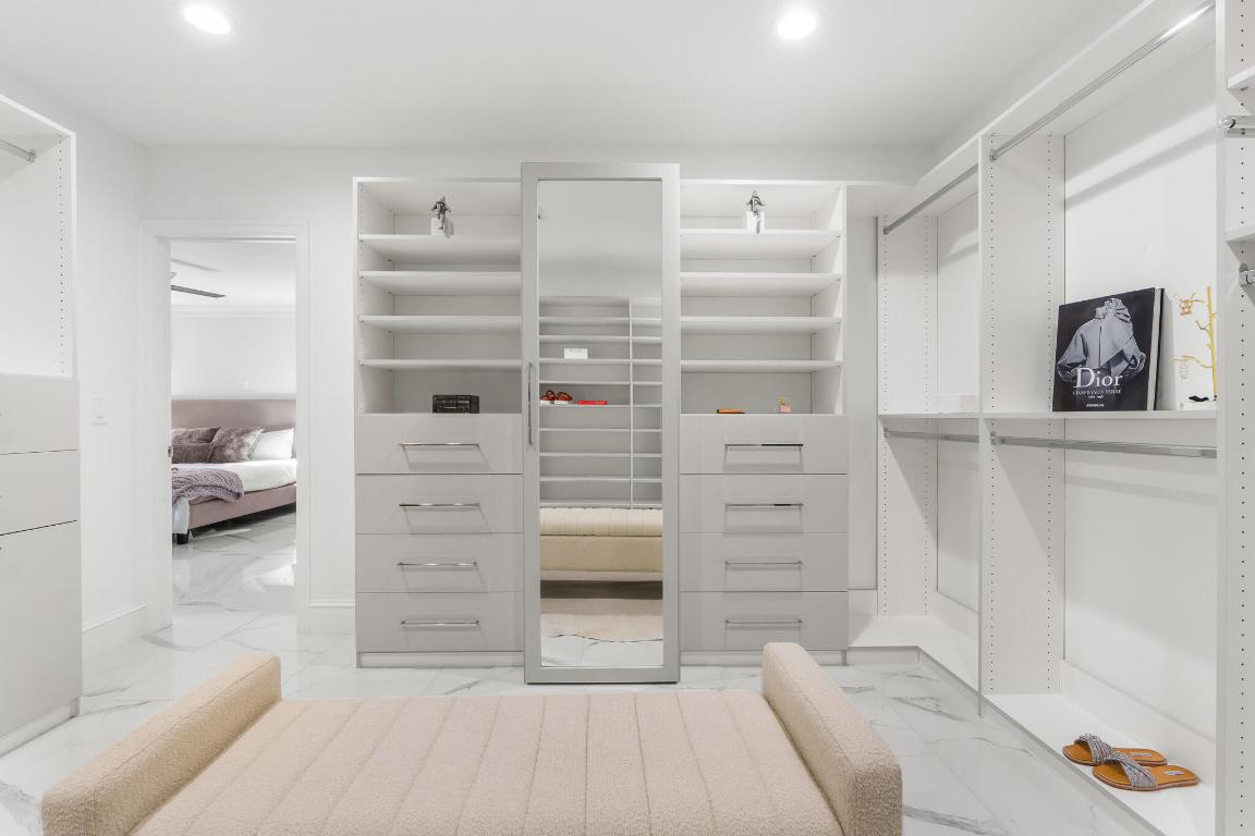 S/D OF 12-45-42, SE 1/4 IN - Residential