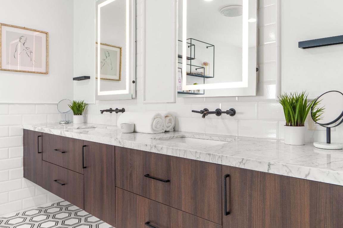 S/D OF 12-45-42, SE 1/4 IN - Residential