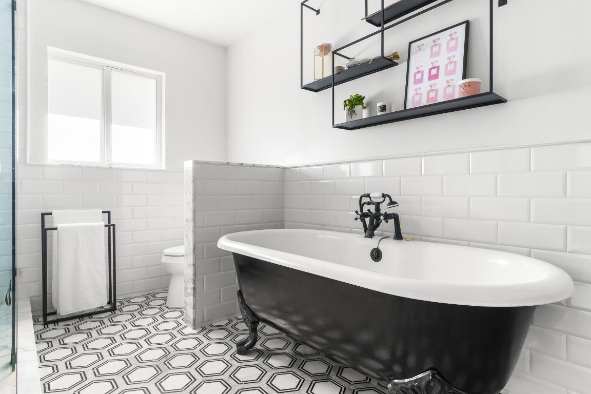 S/D OF 12-45-42, SE 1/4 IN - Residential