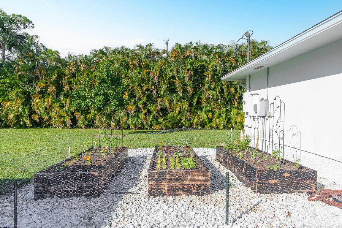 S/D OF 12-45-42, SE 1/4 IN - Residential