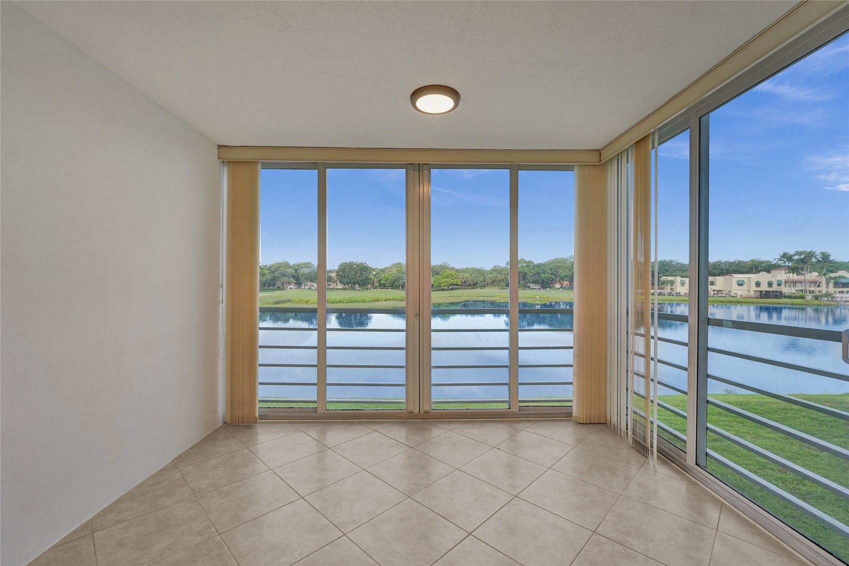 9450 Poinciana Pl 212