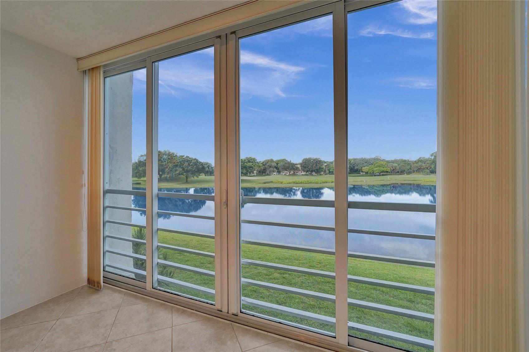 9450 Poinciana Pl 212