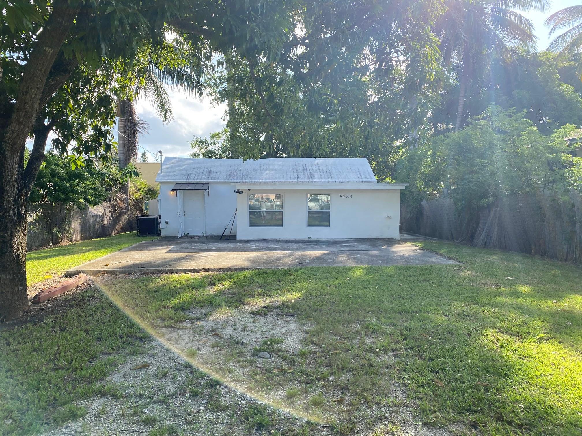 8283 NW 1st Pl