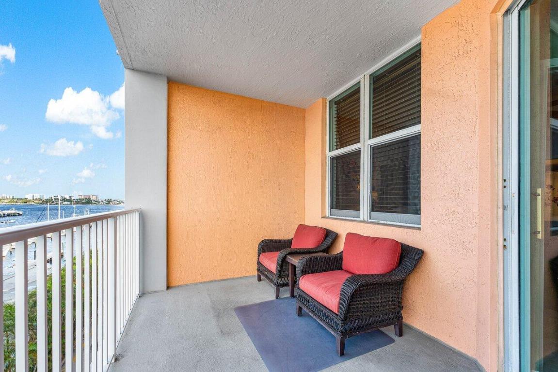 MOORINGS AT LANTANA CONDO 3 - Residential