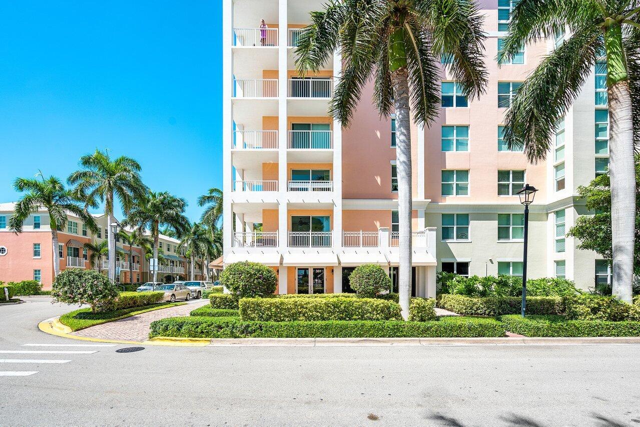MOORINGS AT LANTANA CONDO 3 - Residential