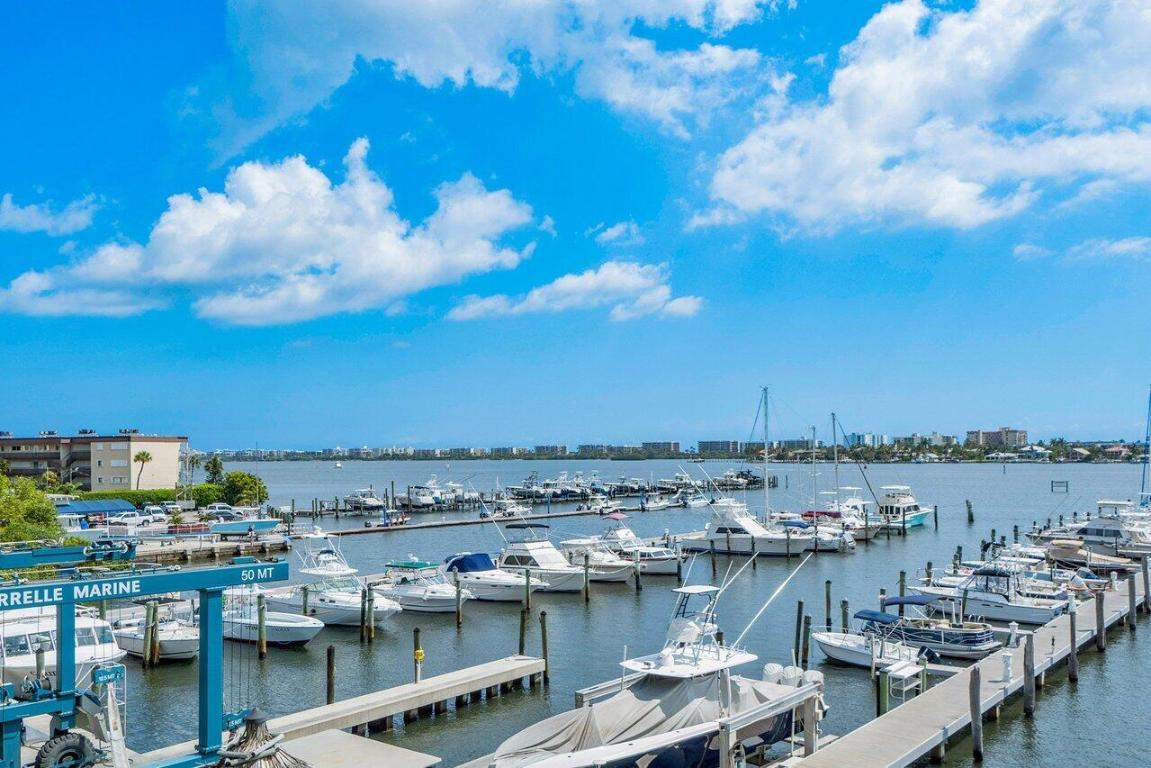 MOORINGS AT LANTANA CONDO 3 - Residential