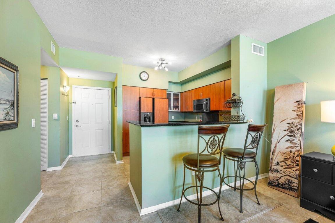 806 E Windward Way 509