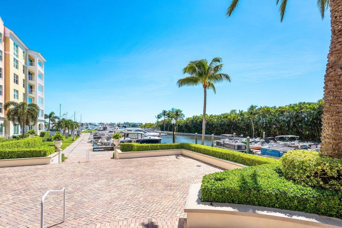 MOORINGS AT LANTANA CONDO 3 - Residential