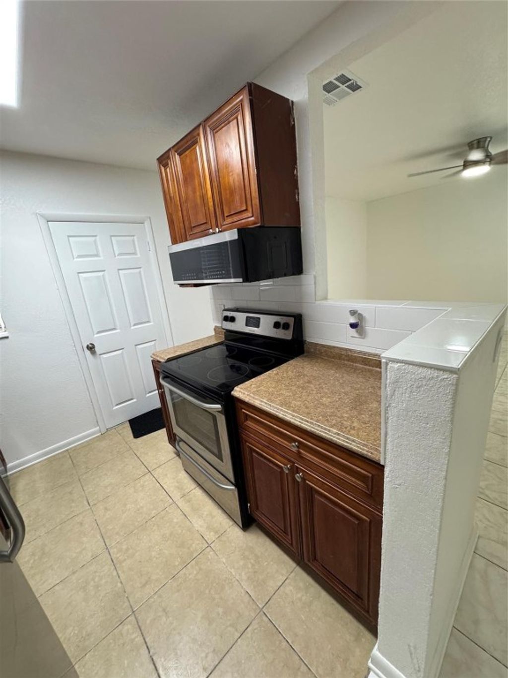 Photo of 2401 NW 2nd Street, Boynton Beach, FL 33435 (MLS # F10537652)