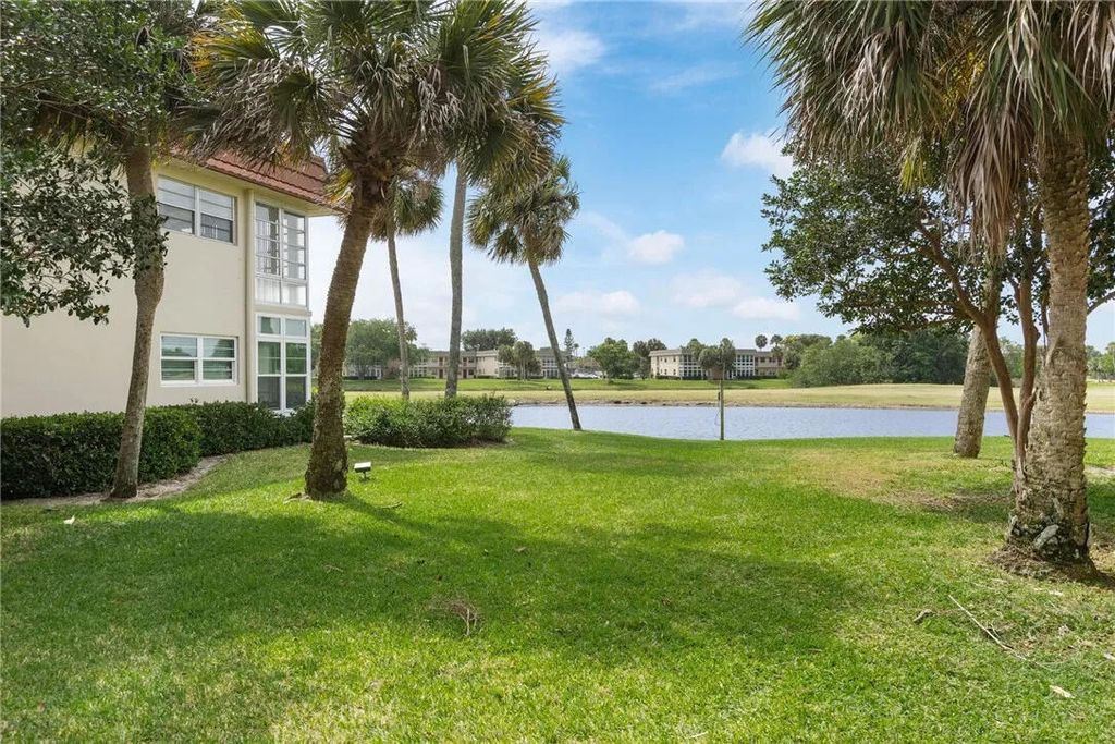 Photo of 31 Vista Gardens Trail #105, Vero Beach, FL 32962 (MLS # R11153401)