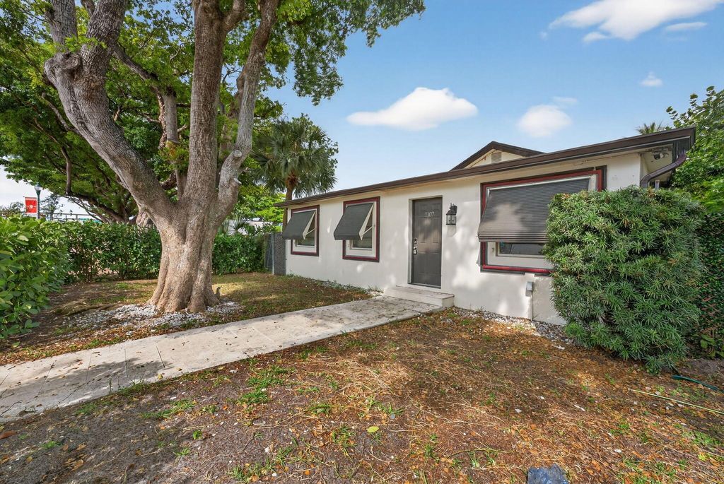 Photo of 1107 W Atlantic Avenue, Delray Beach, FL 33444 (MLS # R11146133)