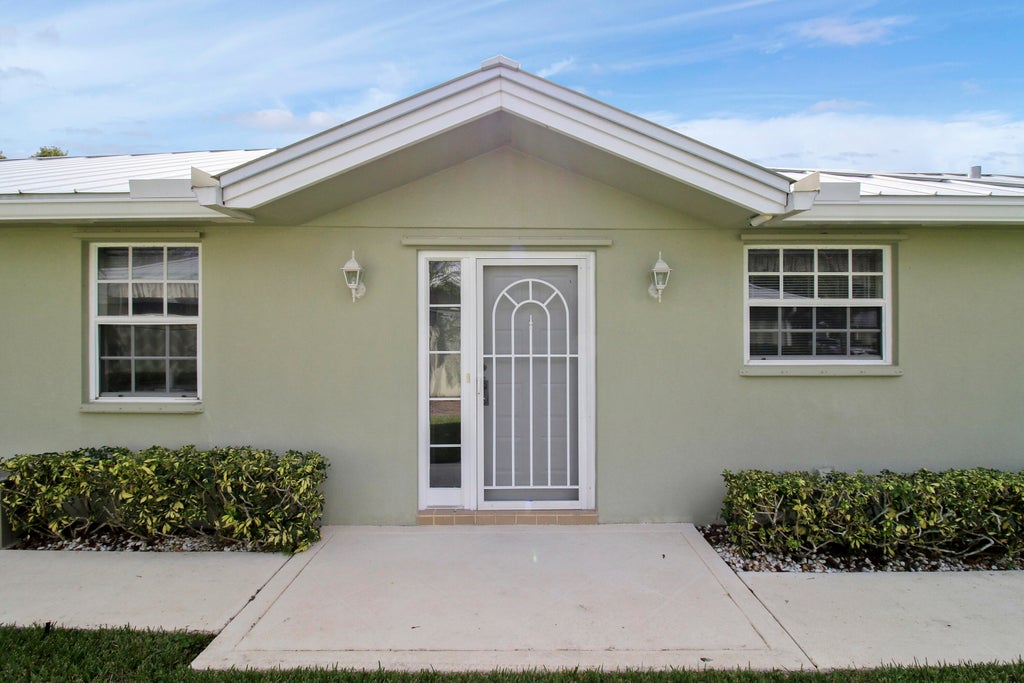 Photo of 1703 SW Springfield Court, Palm City, FL 34990 (MLS # R11033719)