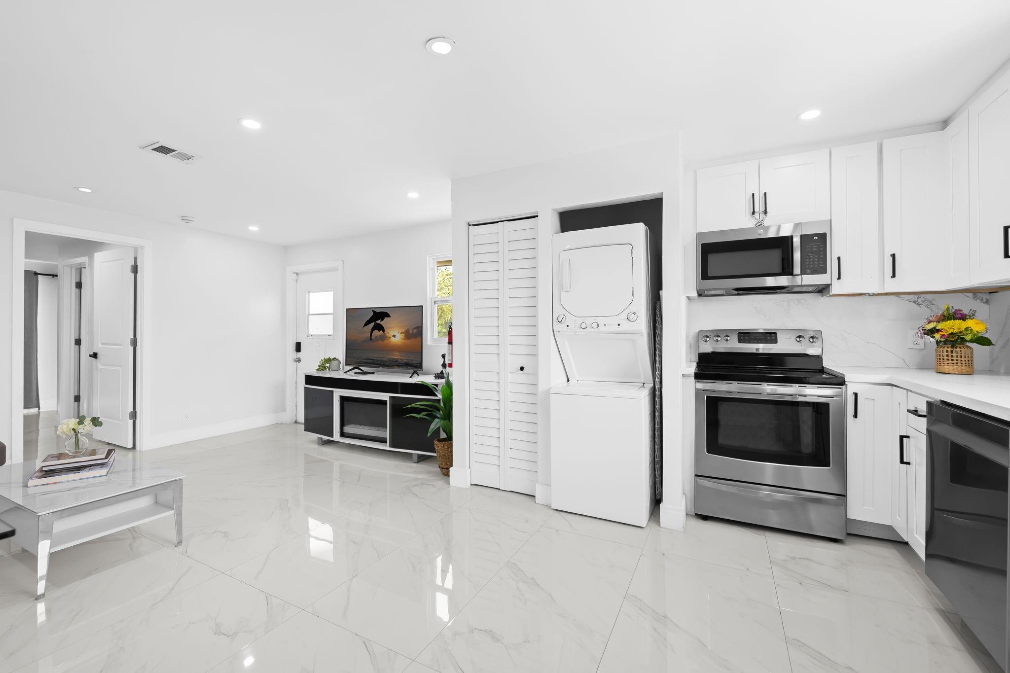 BEACHWAY ESTATES - Residential Lease