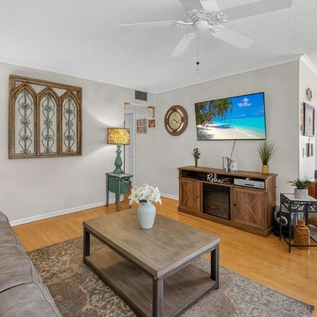 Photo of 480 Horizons W #212, Boynton Beach, FL 33435 (MLS # R11145793)