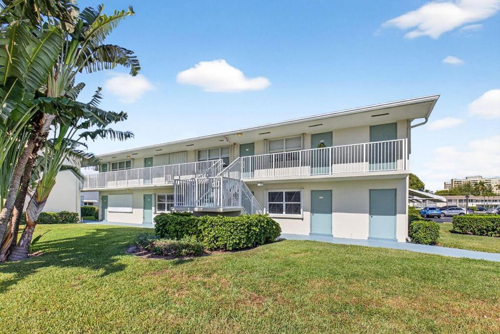Photo of 480 Horizons W #212, Boynton Beach, FL 33435 (MLS # R11145793)