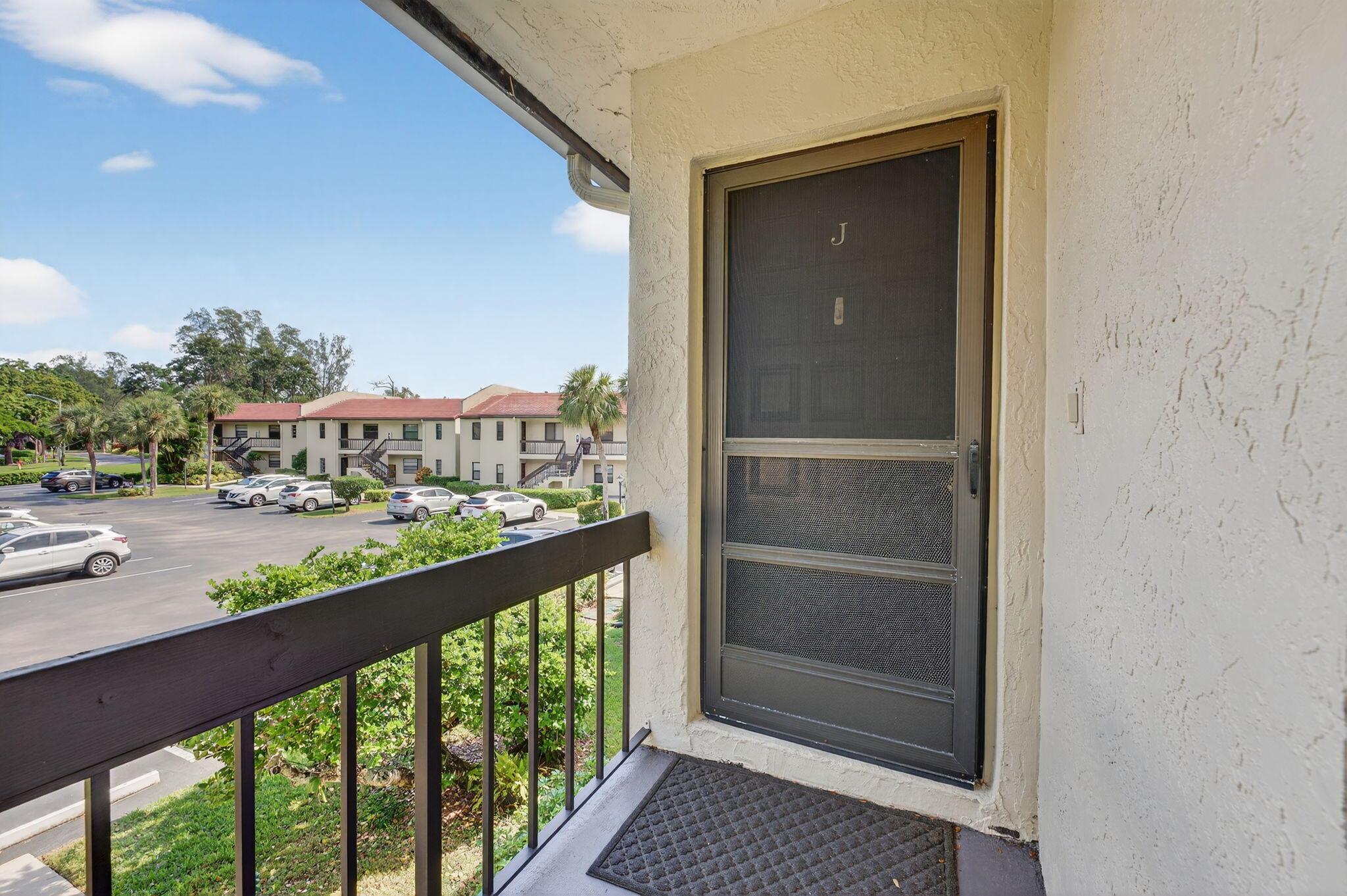 FAIRWAYS OF BOCA LAGO CON - Residential