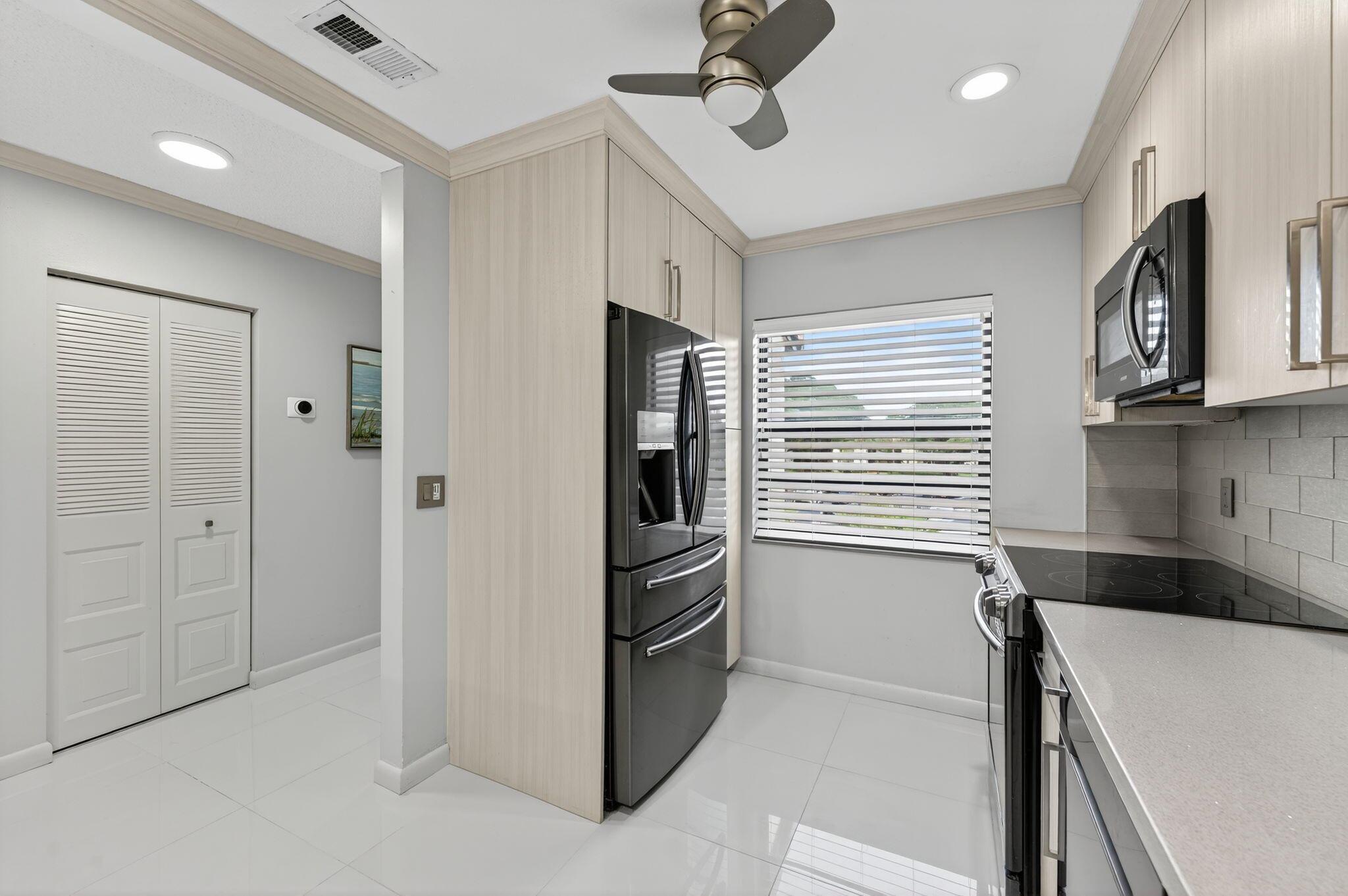 FAIRWAYS OF BOCA LAGO CON - Residential