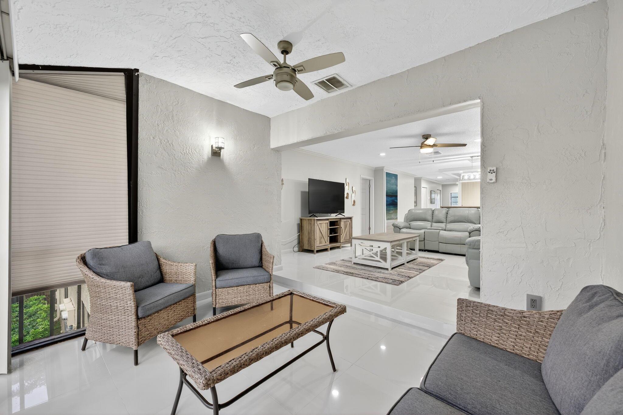 FAIRWAYS OF BOCA LAGO CON - Residential