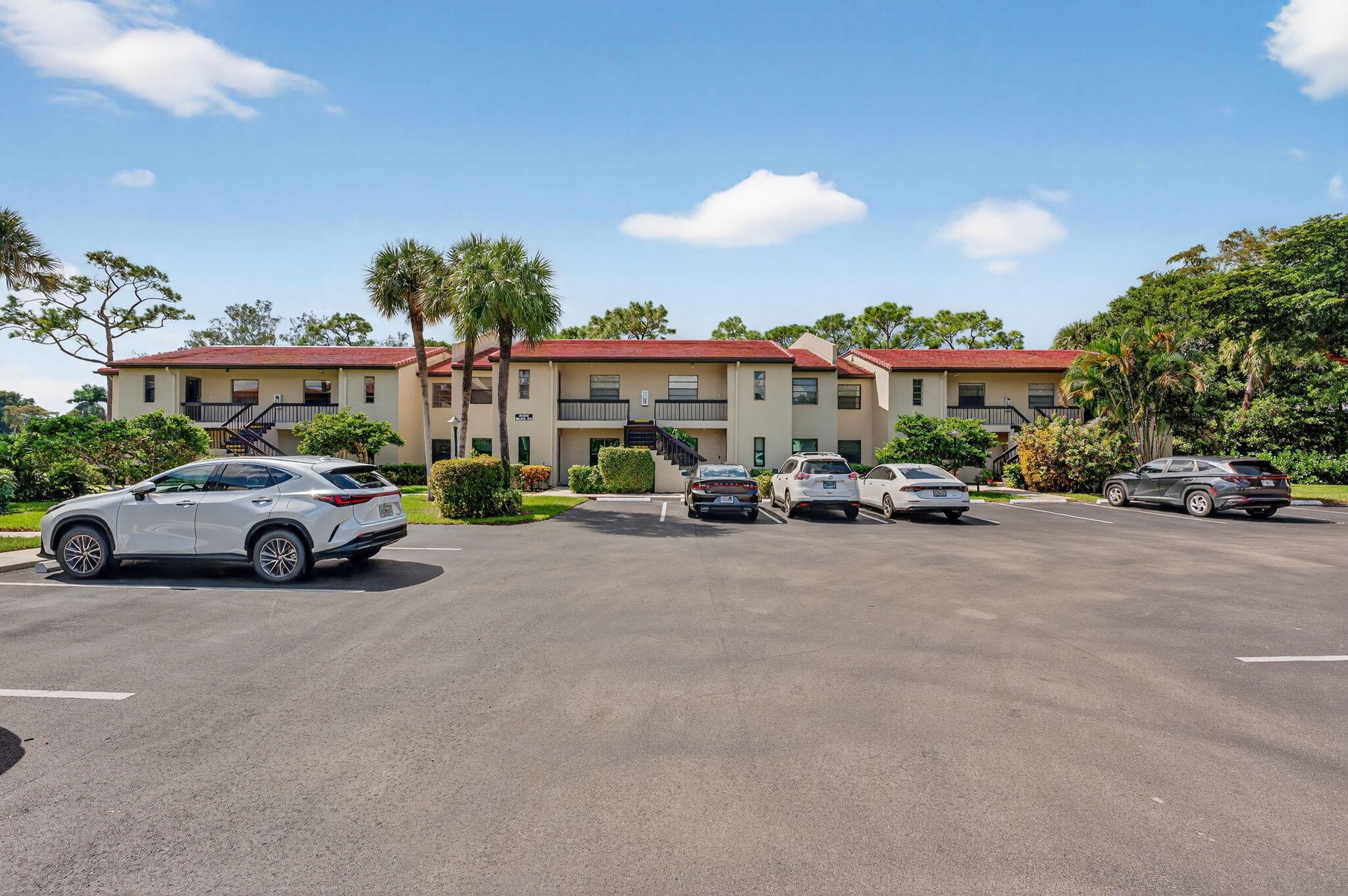 FAIRWAYS OF BOCA LAGO CON - Residential