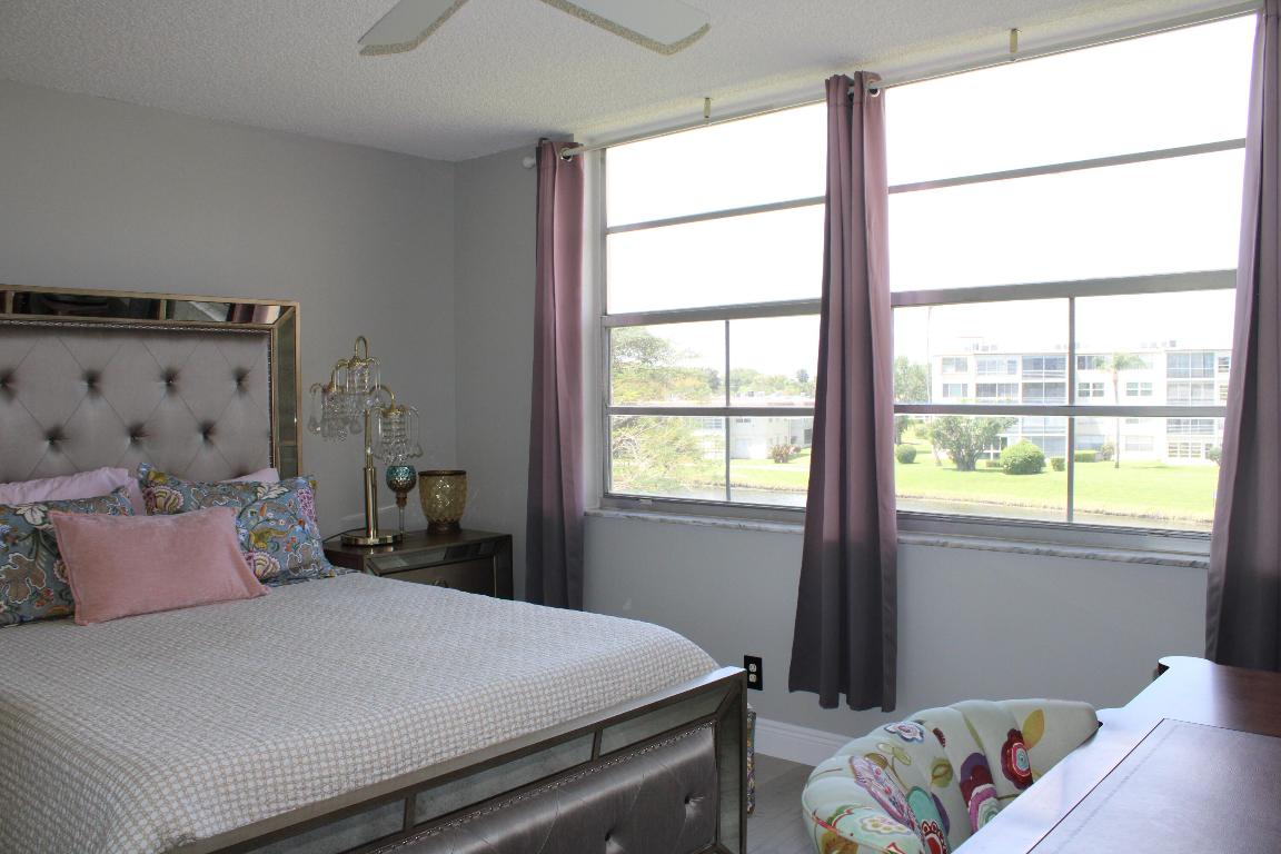 VILLAGES OF ORIOLE BONAIRE - Residential