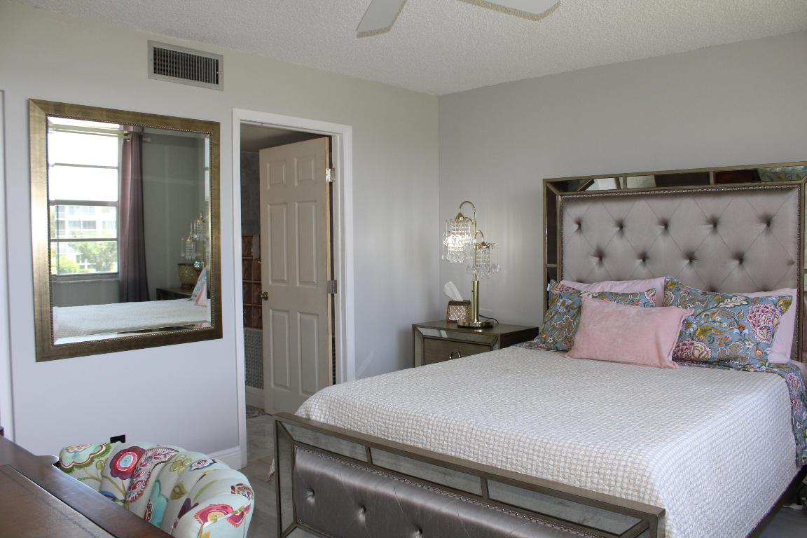 VILLAGES OF ORIOLE BONAIRE - Residential