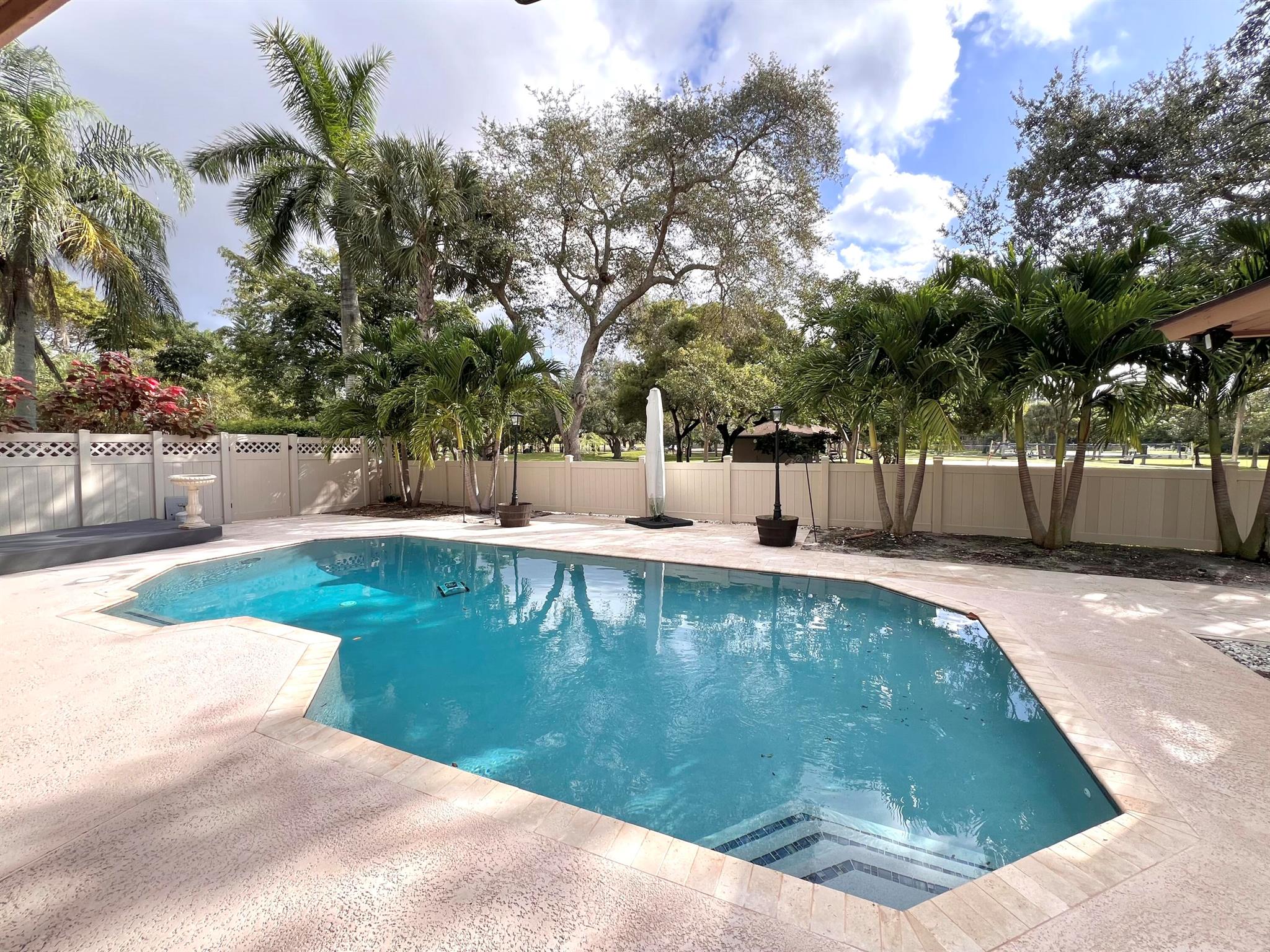 RIVERGLEN EAST - Residential