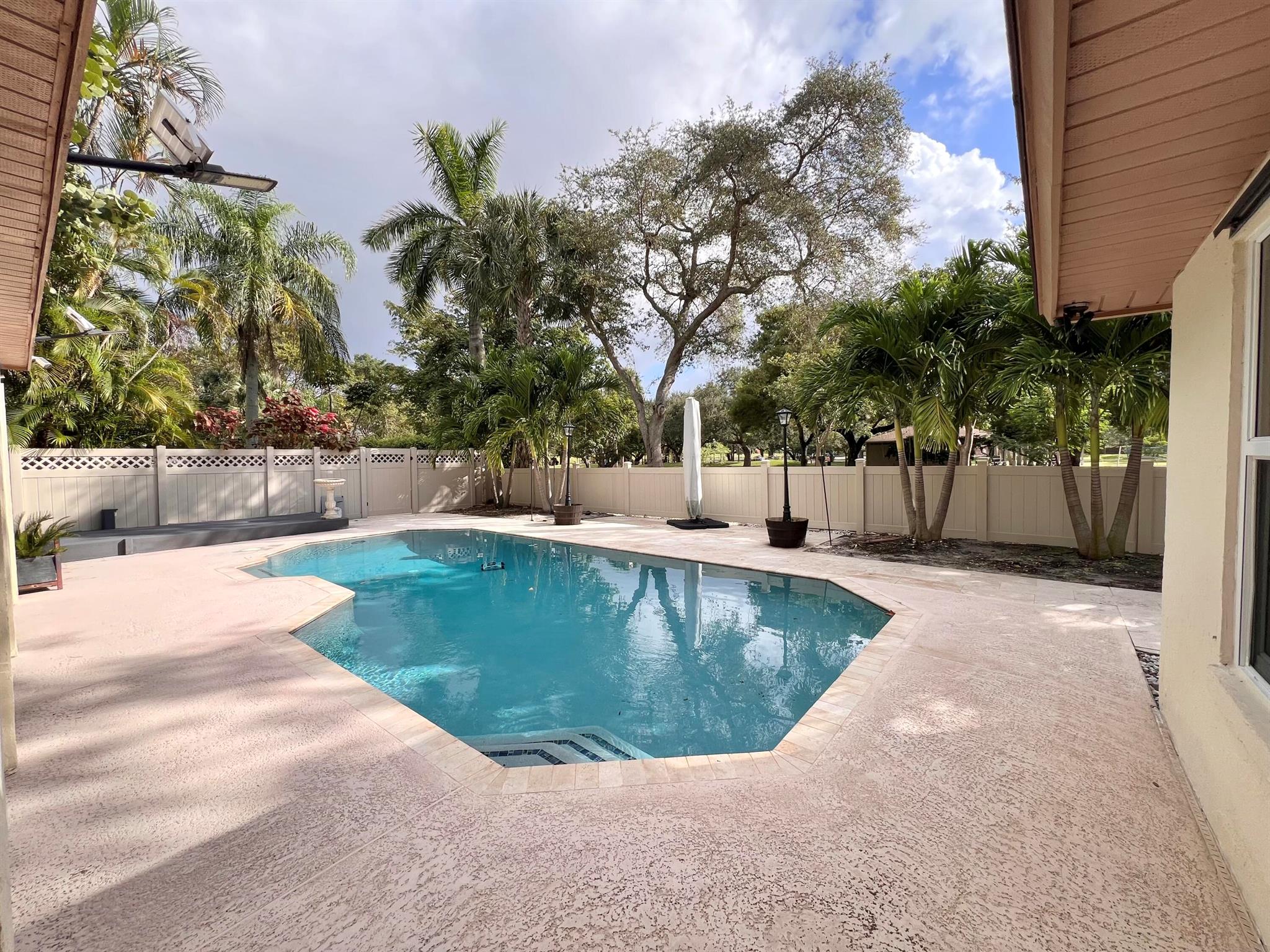 RIVERGLEN EAST - Residential