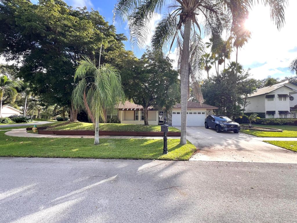 Photo of 772 NW 41st Terrace, Deerfield Beach, FL 33442 (MLS # R11138057)