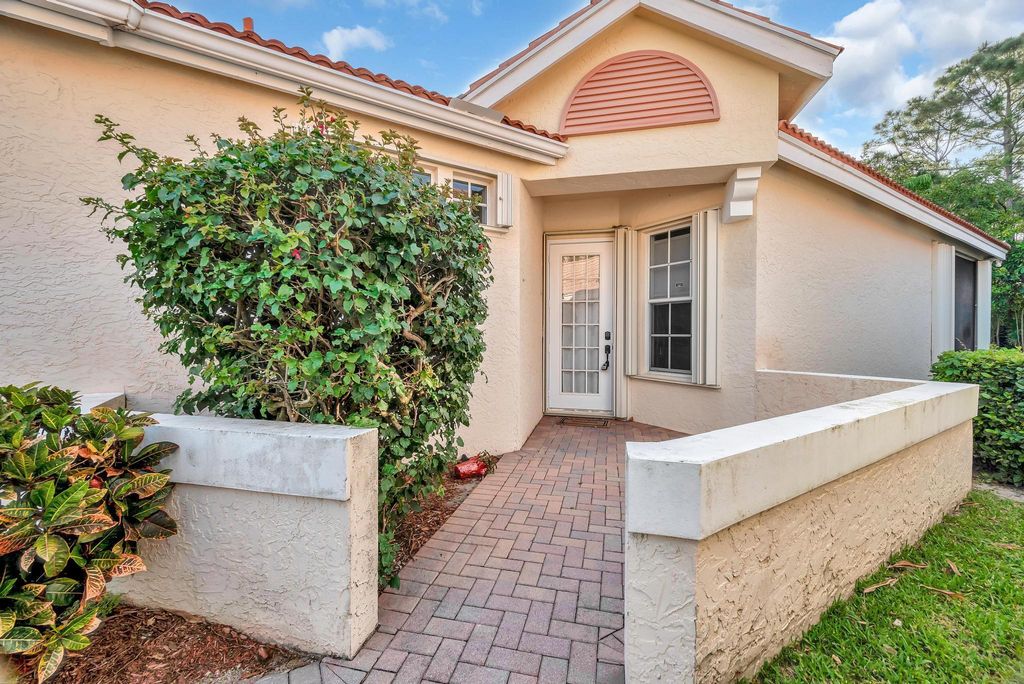 Photo of 615 SW St Thomas Cove, Port Saint Lucie, FL 34986 (MLS # B26034234)