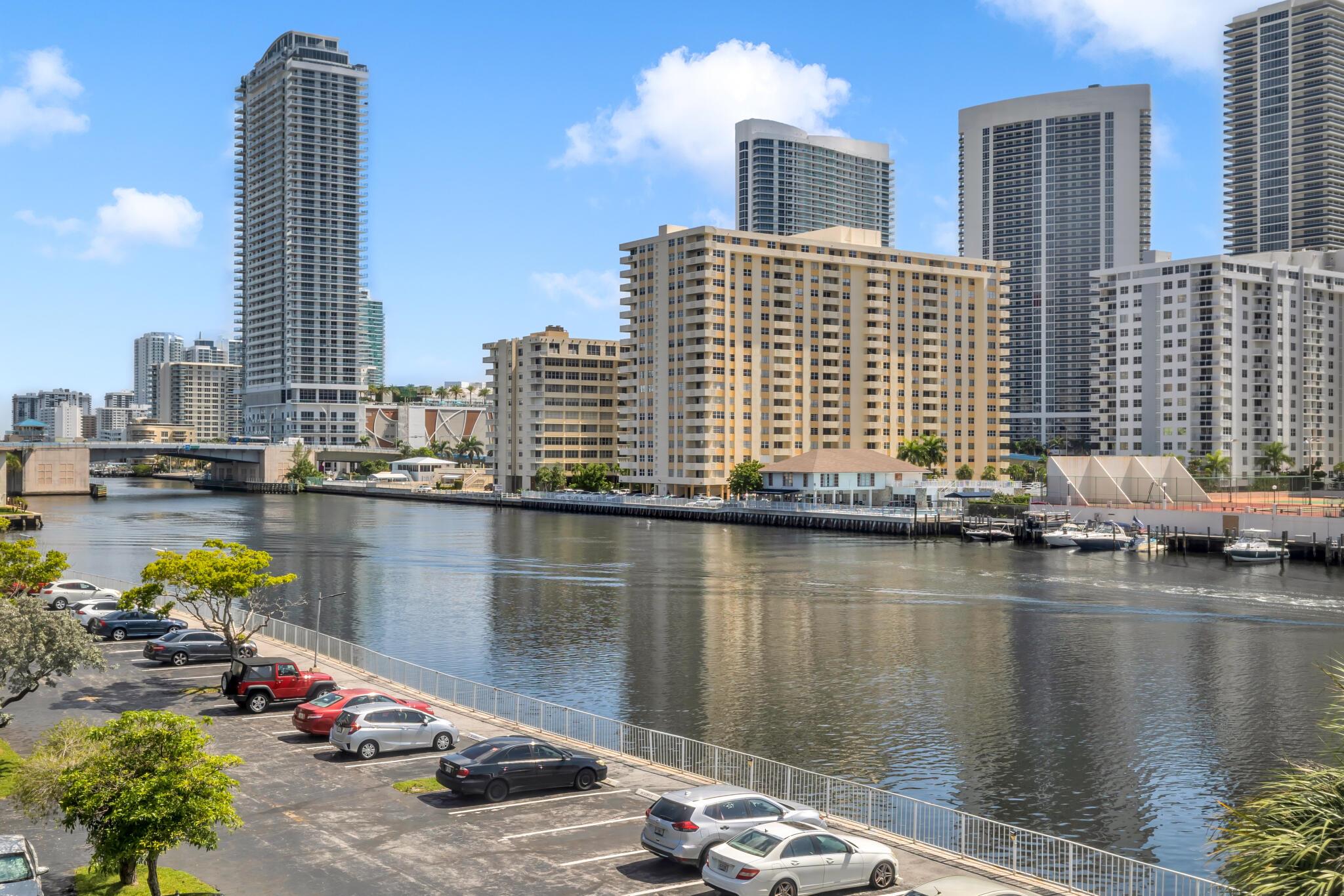 Golden Sails - Residential