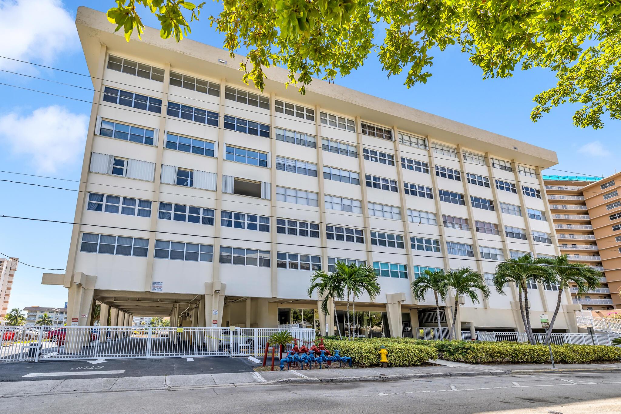 Golden Sails - Residential