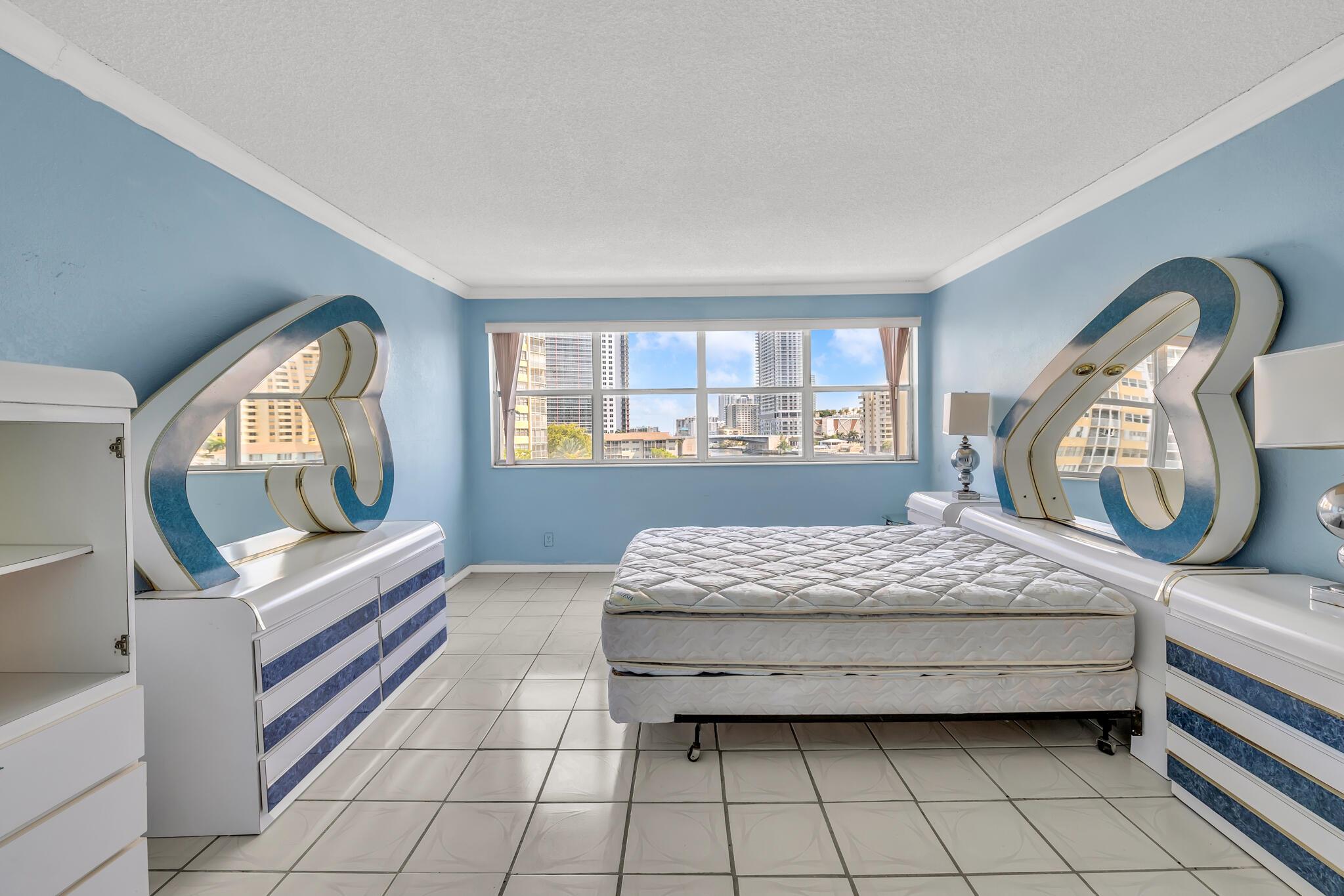 Golden Sails - Residential