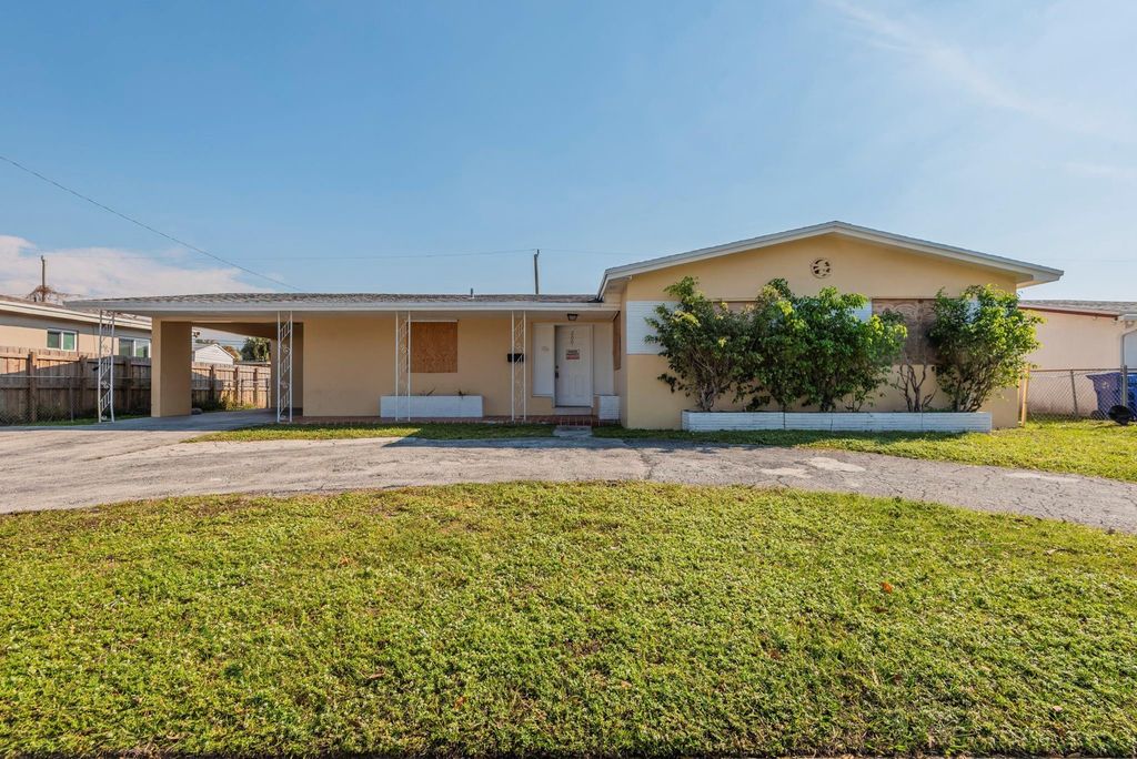 Photo of 200 SW 30th Avenue, Fort Lauderdale, FL 33312 (MLS # F10478704)