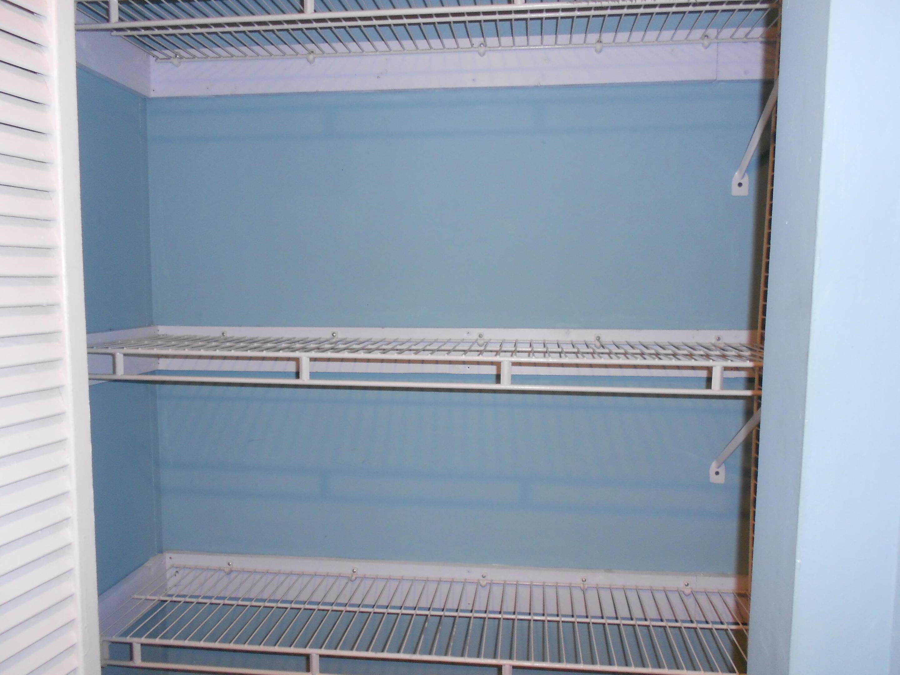 COLONIAL LAKES VILLAS - Residential