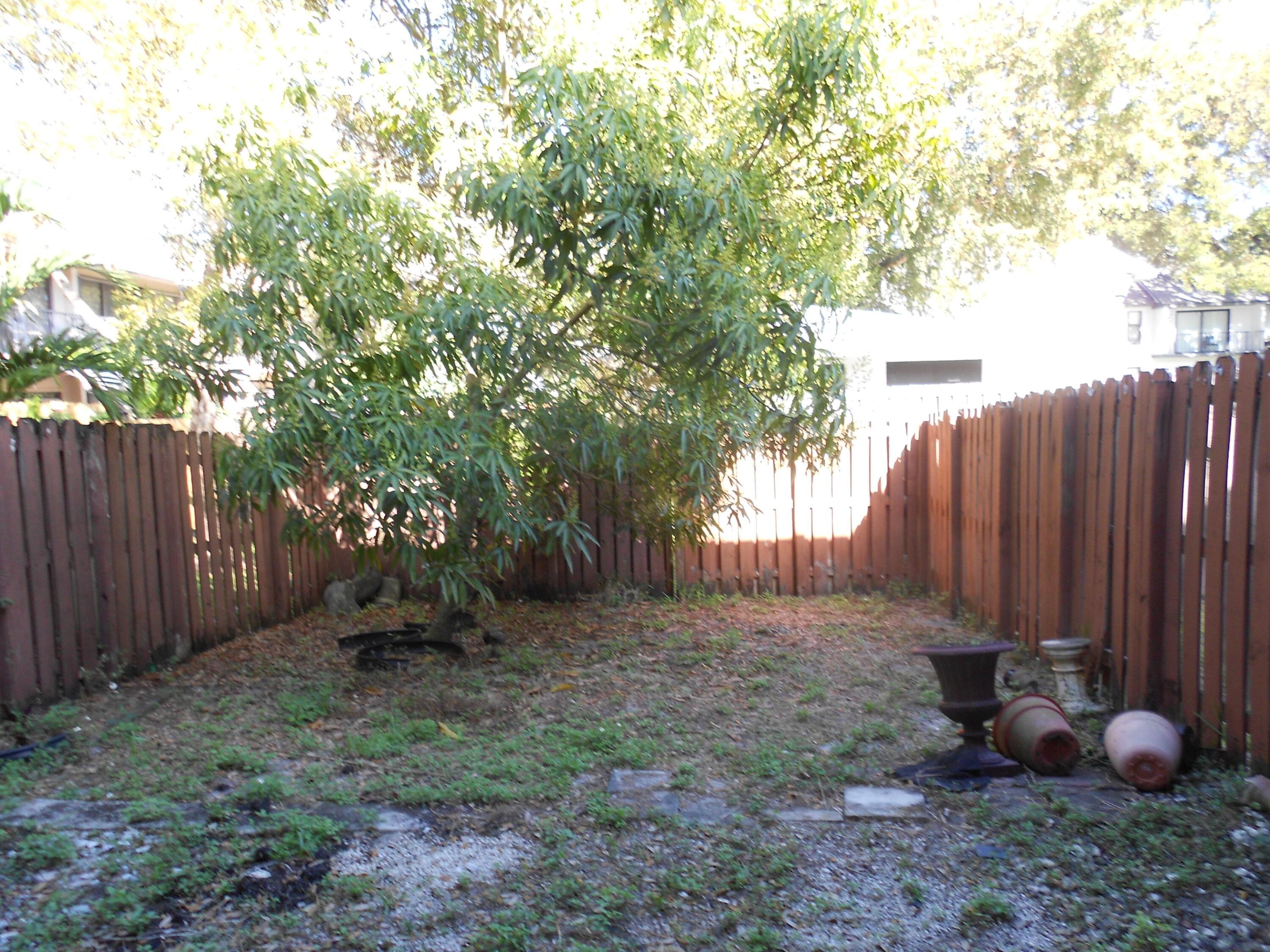 COLONIAL LAKES VILLAS - Residential