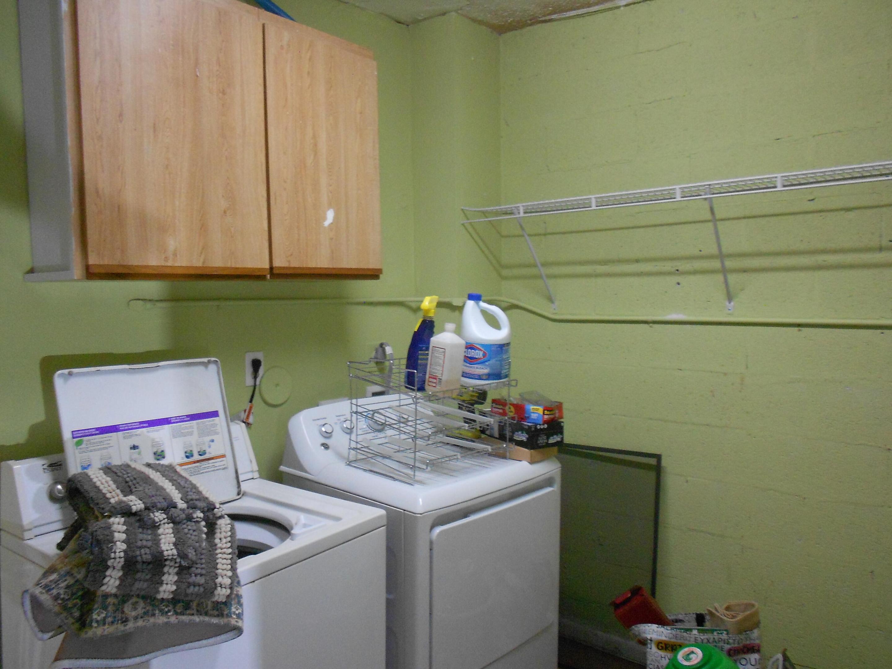 COLONIAL LAKES VILLAS - Residential