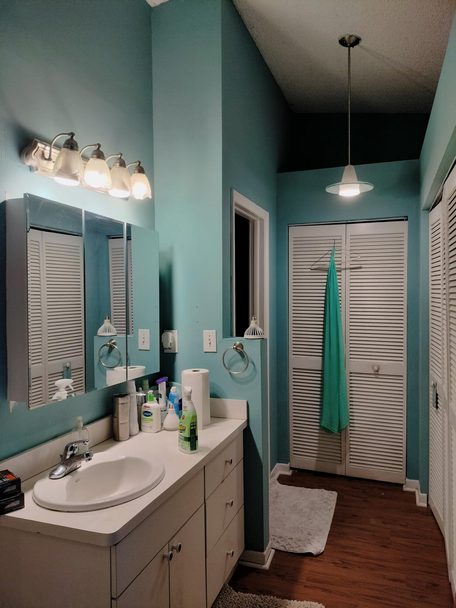 COLONIAL LAKES VILLAS - Residential