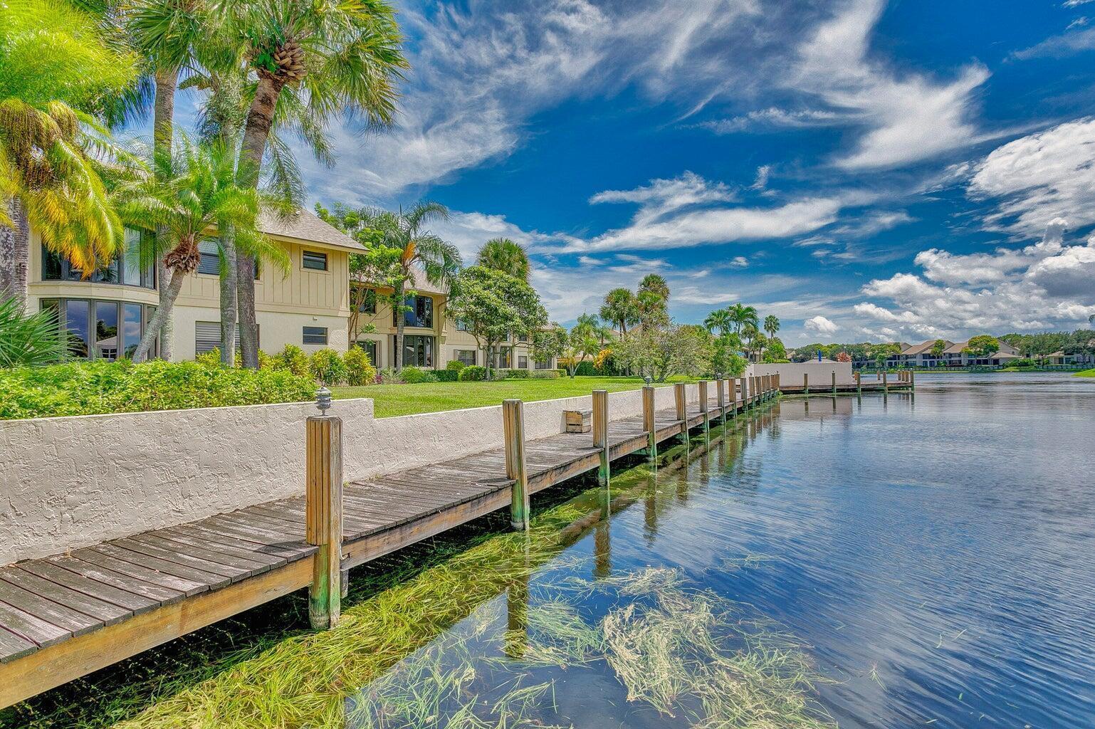 WATERBEND AT JONATHANS LA - Residential