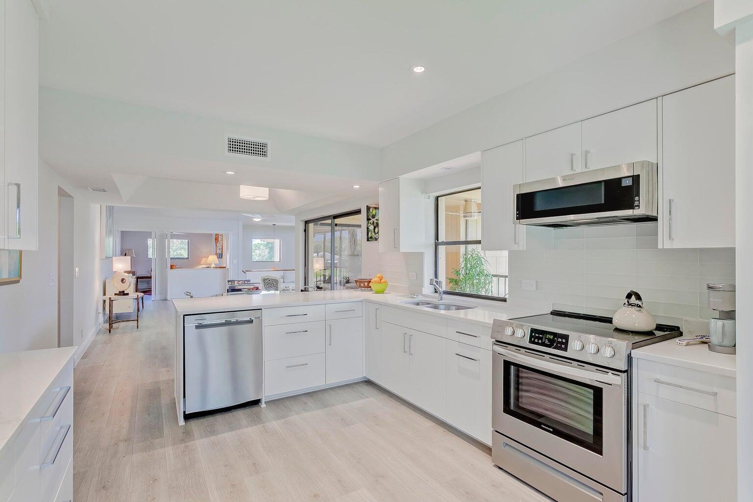 WATERBEND AT JONATHANS LANDING CONDO - Residential