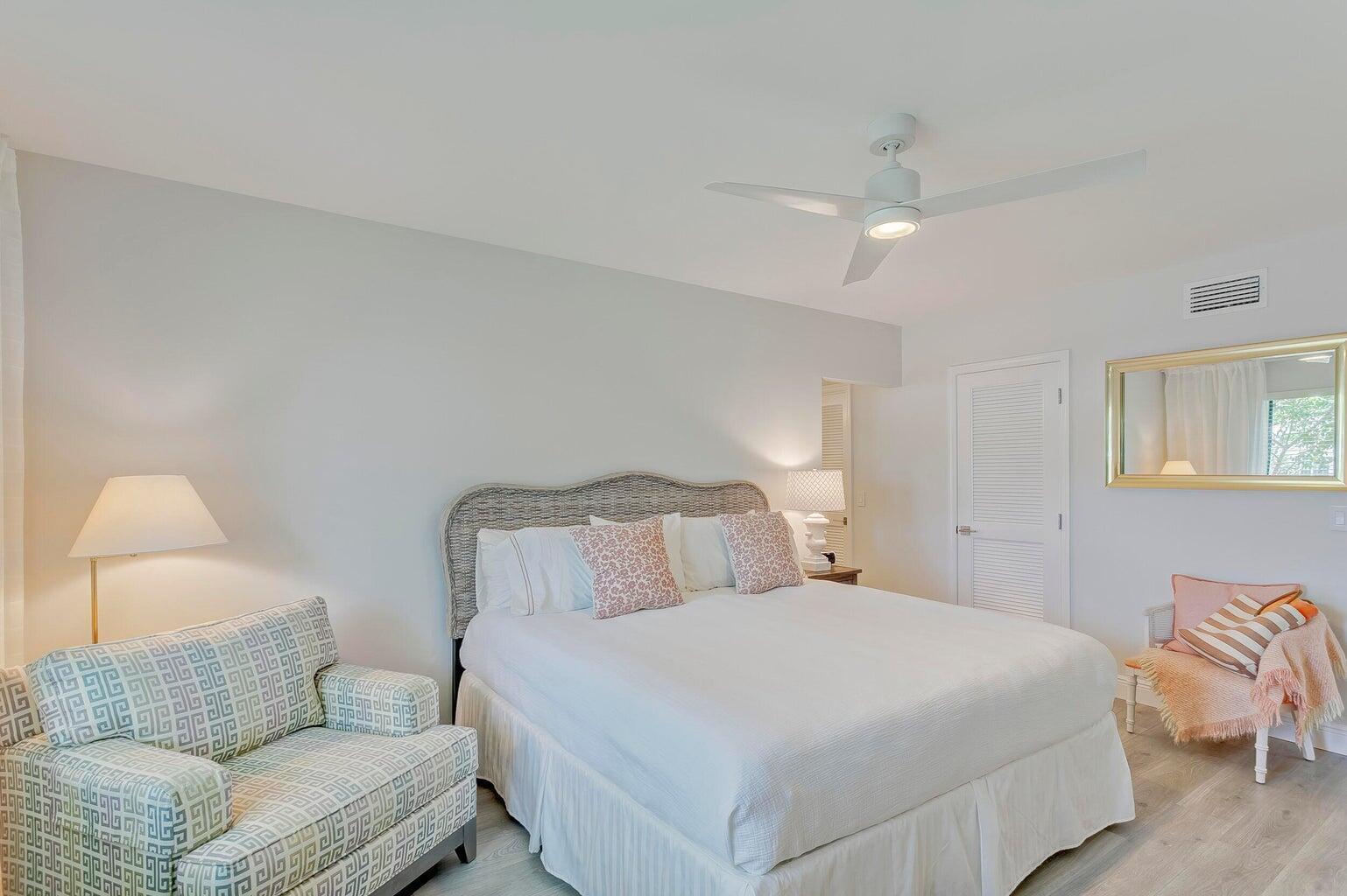 WATERBEND AT JONATHANS LA - Residential