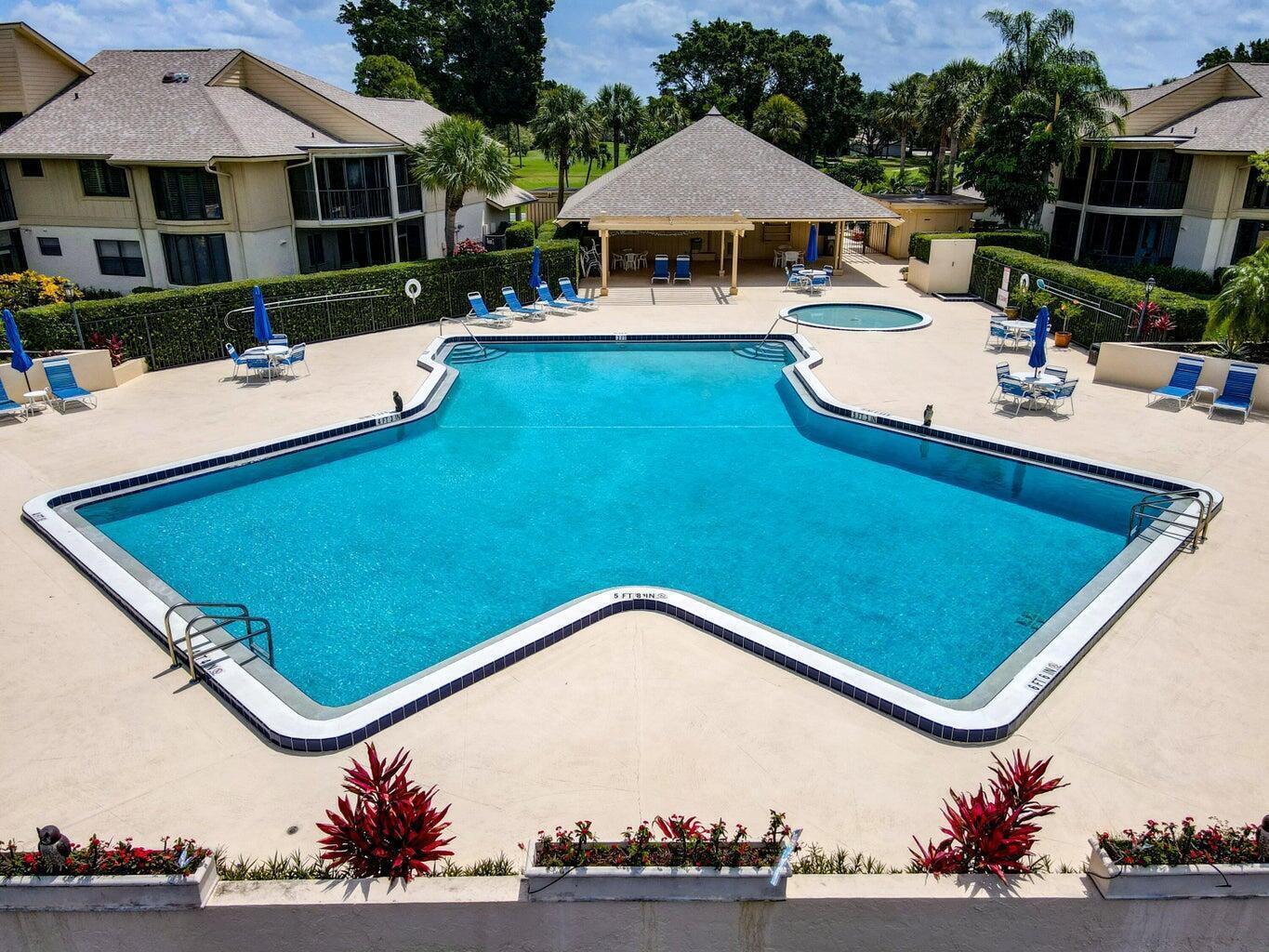 WATERBEND AT JONATHANS LA - Residential